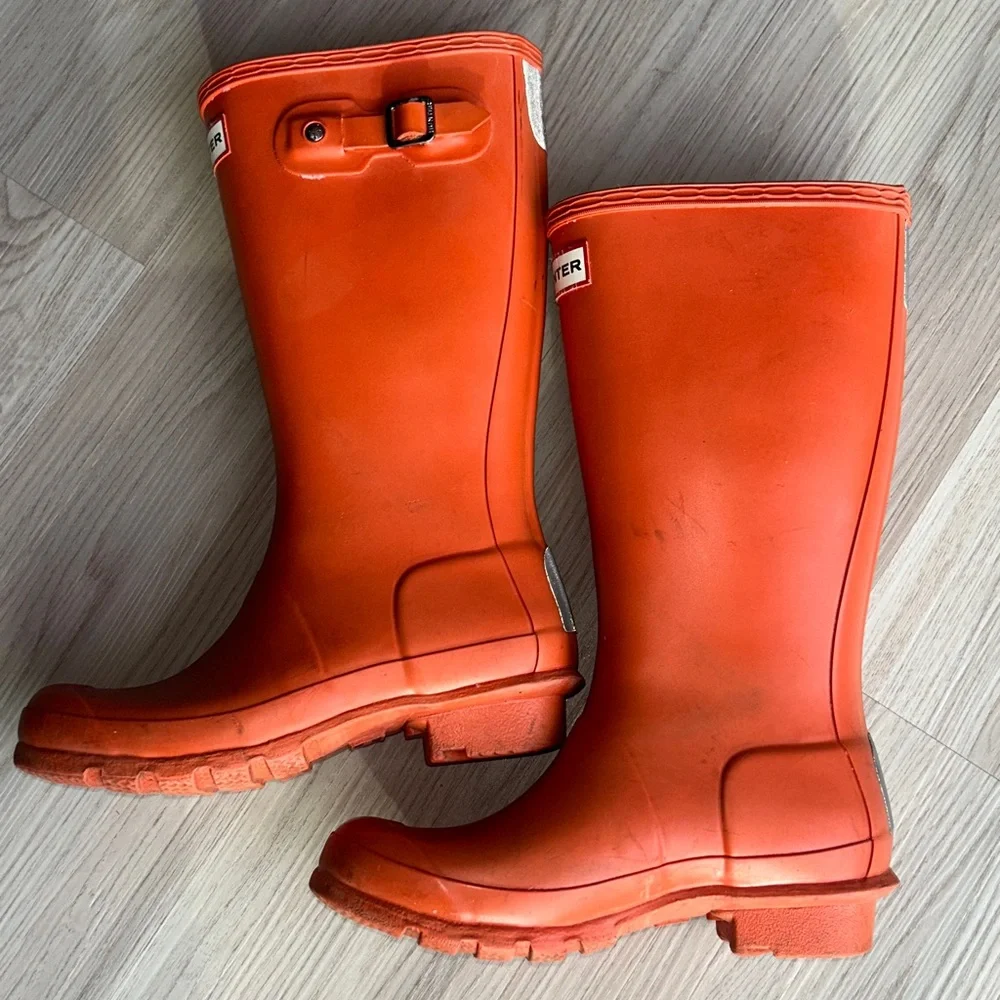 Hunter Unisex Kids Waterproof Rubber Rain Boots Orange Boys 3 & Girls 4